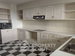 For rent 3 bedrooms apartment in Watthana, Bangkok
