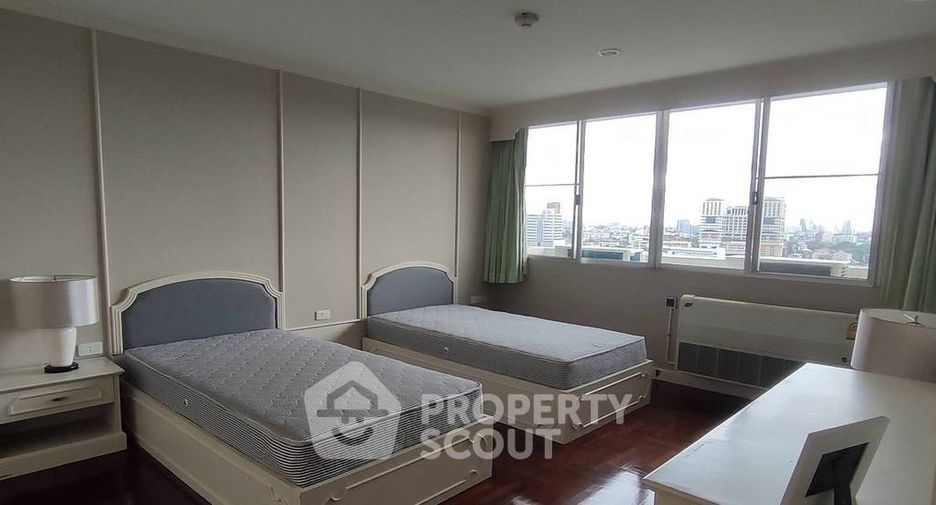 For rent 3 bedrooms apartment in Watthana, Bangkok