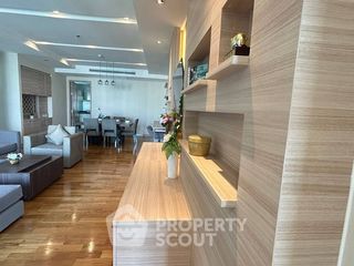 For rent 3 bedrooms apartment in Watthana, Bangkok