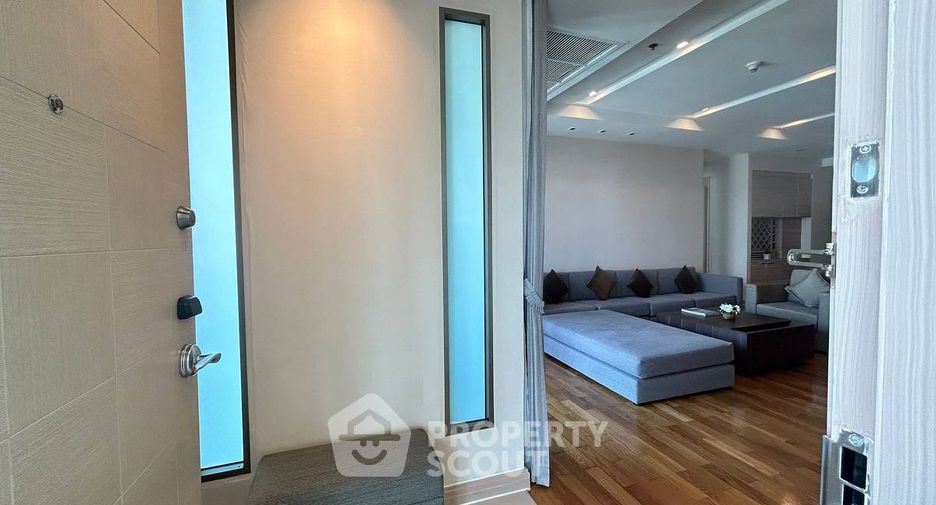 For rent 3 bedrooms apartment in Watthana, Bangkok