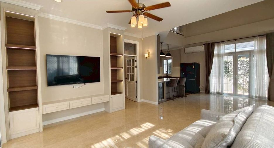 Haus zur Miete mit 4 Zimmer in Bang Na, Bangkok