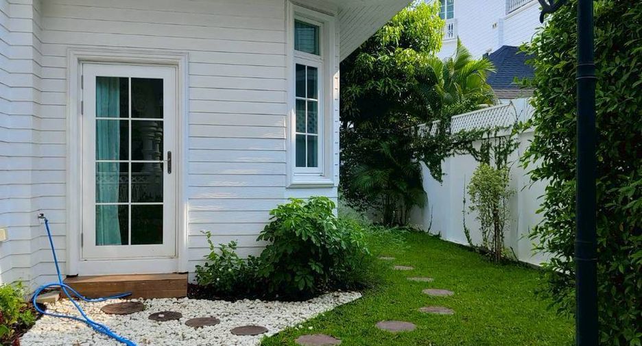 Haus zur Miete mit 4 Zimmer in Bang Na, Bangkok