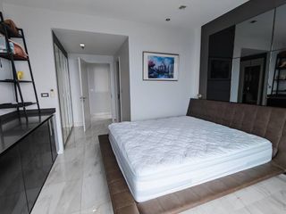 For rent 3 bedrooms condo in Yan Nawa, Bangkok