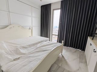 For rent 3 bedrooms condo in Yan Nawa, Bangkok
