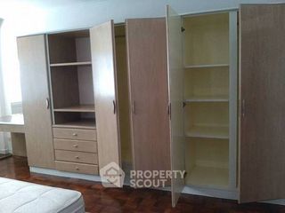 For rent 2 bedrooms apartment in Watthana, Bangkok