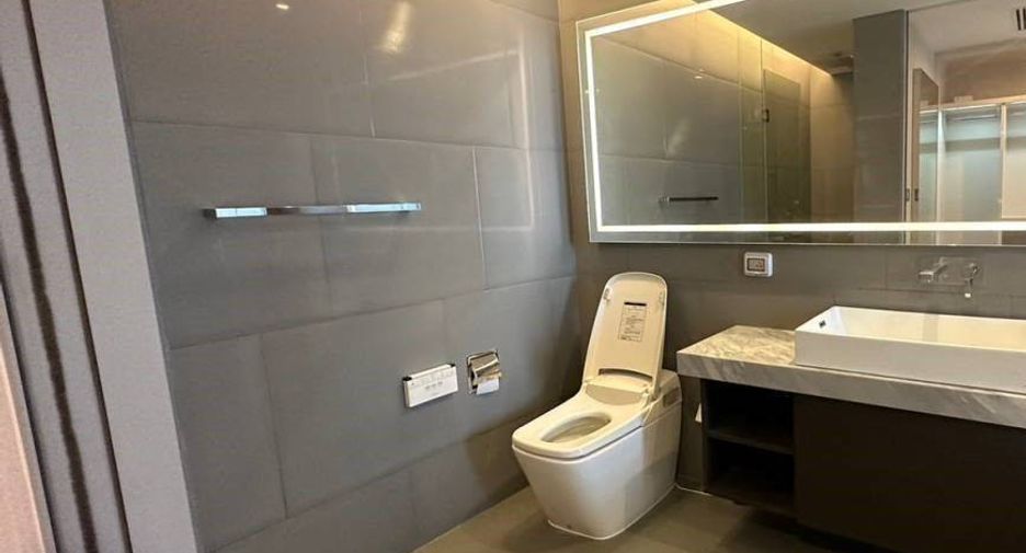For rent 2 bedrooms condo in Sathon, Bangkok