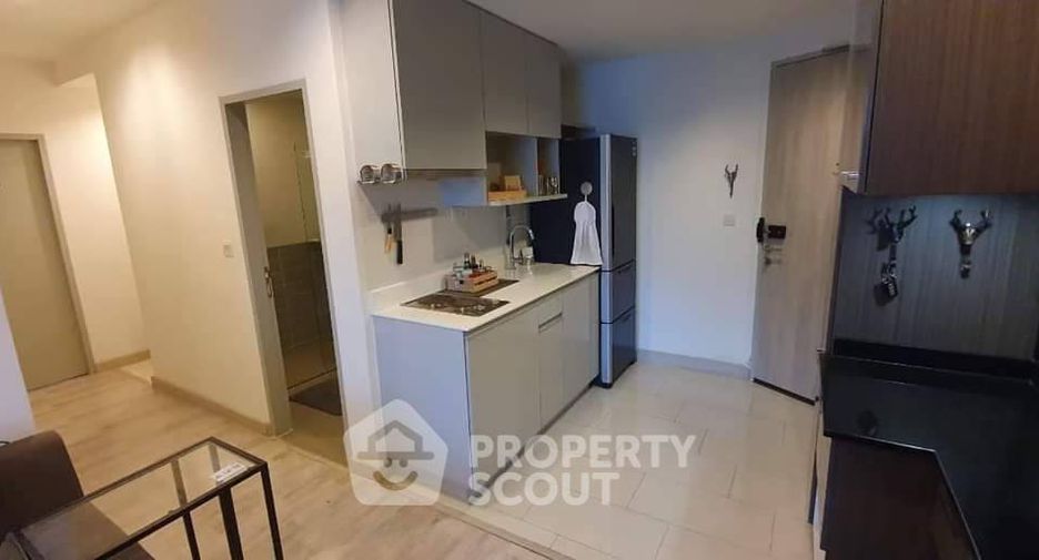 For rent 2 bedrooms condo in Huai Khwang, Bangkok