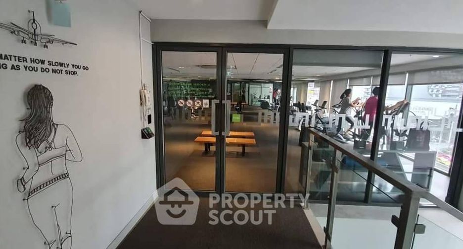 For rent 2 bedrooms condo in Huai Khwang, Bangkok