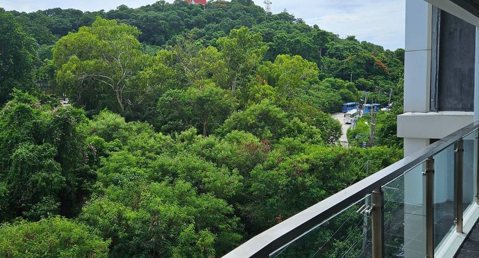 For rent 2 bedrooms condo in Pratumnak, Pattaya