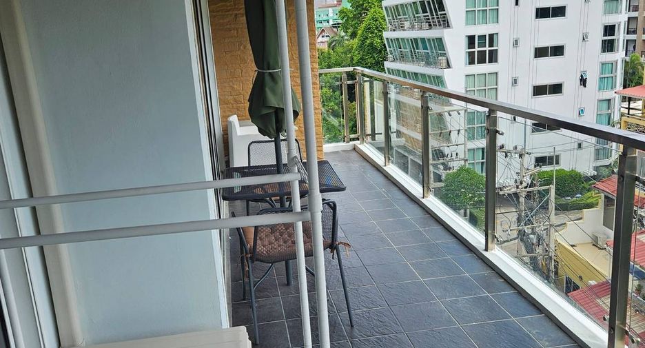 For rent 2 bedrooms condo in Pratumnak, Pattaya