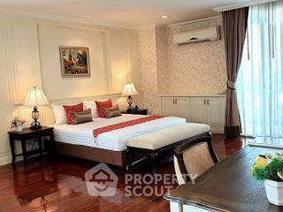 For rent 4 bedrooms apartment in Watthana, Bangkok