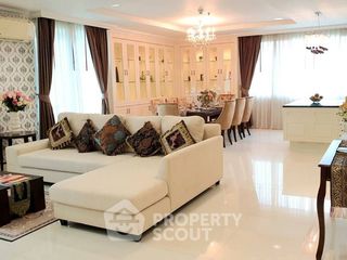 For rent 4 bedrooms apartment in Watthana, Bangkok