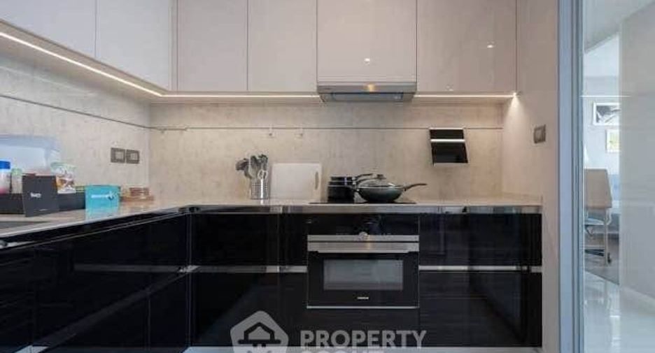 For rent 2 bedrooms condo in Sathon, Bangkok