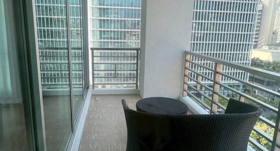 For rent 3 bedrooms apartment in Pathum Wan, Bangkok