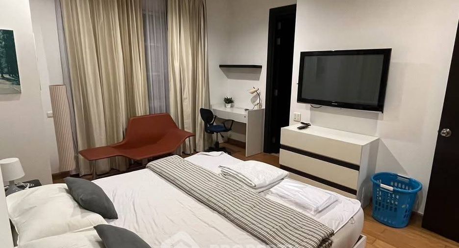 For rent 2 bedrooms condo in Khlong Toei, Bangkok