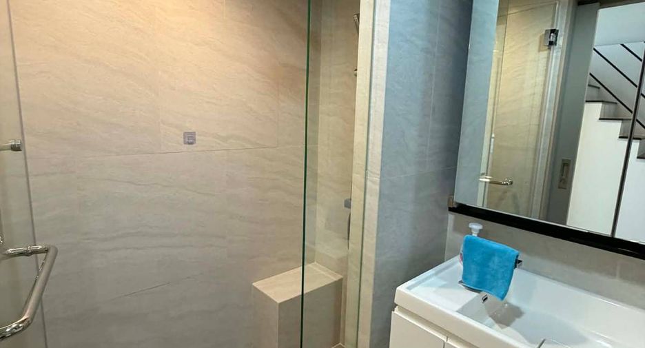 For rent 1 bed condo in Phra Khanong, Bangkok