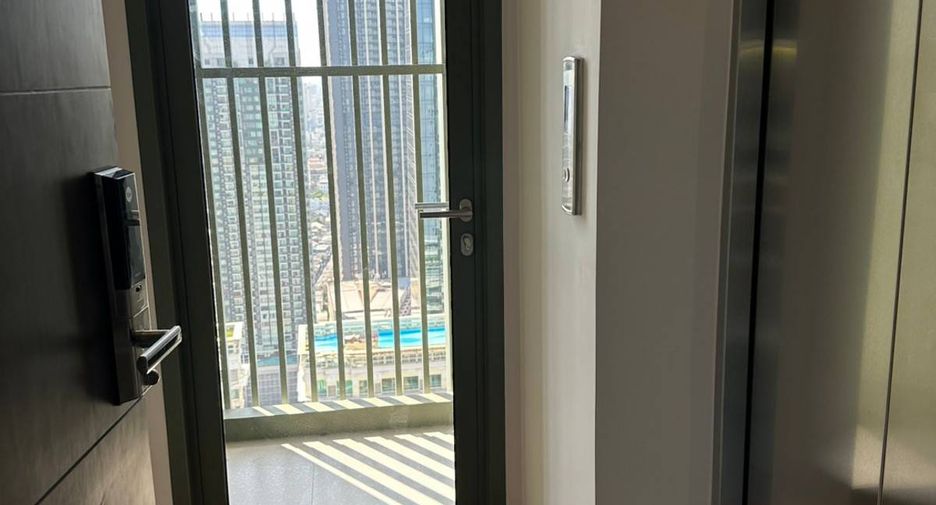 Wohnung zur Miete mit 2 Zimmer in Pathum Wan, Bangkok