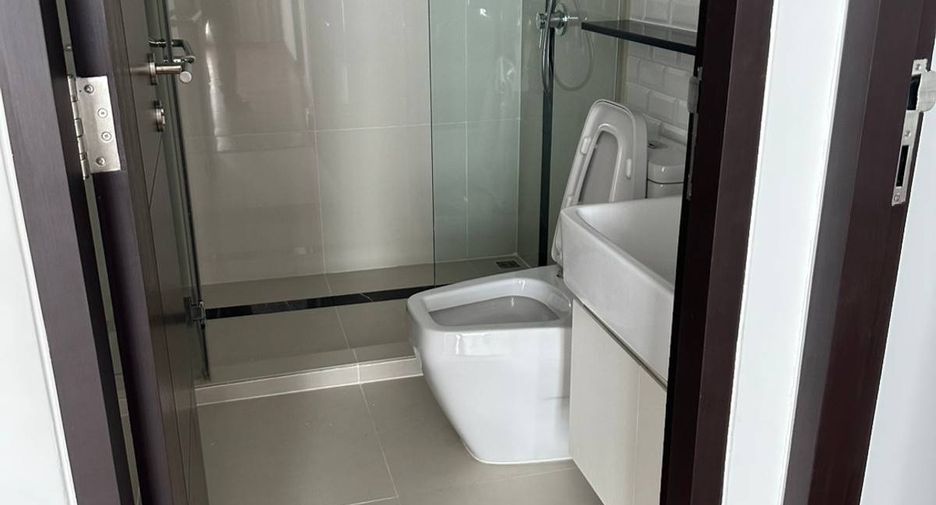 Wohnung zur Miete mit 2 Zimmer in Pathum Wan, Bangkok