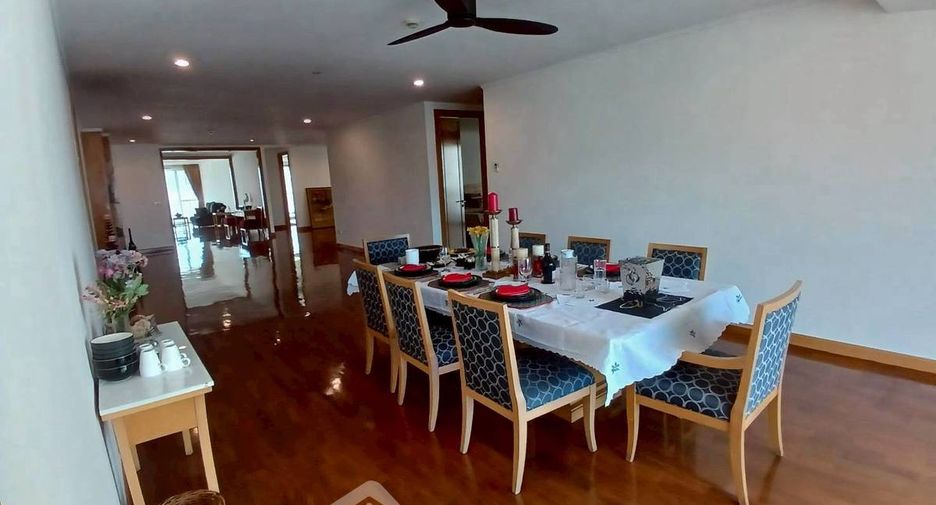 Apartment zur Miete mit 4 Zimmer in Khlong Toei, Bangkok