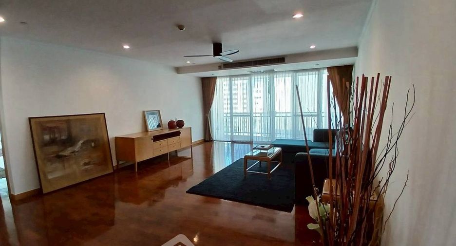 Apartment zur Miete mit 4 Zimmer in Khlong Toei, Bangkok