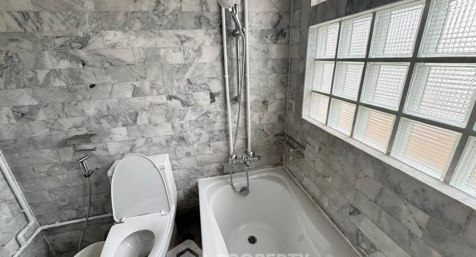 For rent 2 bedrooms condo in Sathon, Bangkok