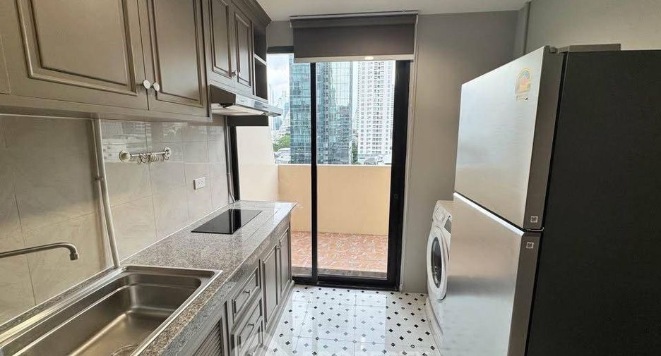 For rent 2 bedrooms condo in Sathon, Bangkok