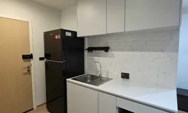 À louer studio condo à Thon Buri, Bangkok