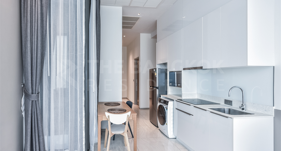 For rent 2 bedrooms condo in Bang Rak, Bangkok