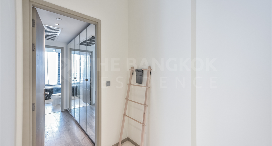 For rent 2 bedrooms condo in Bang Rak, Bangkok
