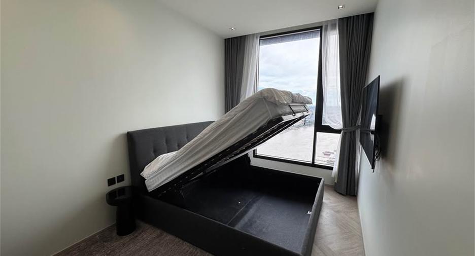 For rent 2 bedrooms condo in Khlong San, Bangkok