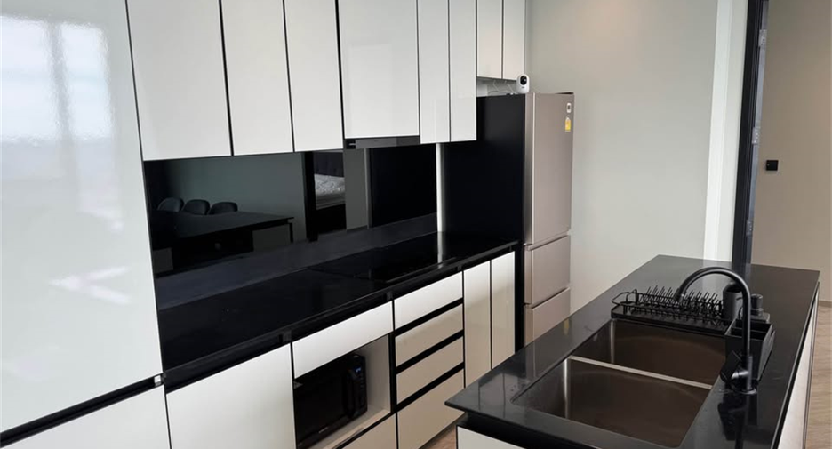 For rent 2 bedrooms condo in Khlong San, Bangkok