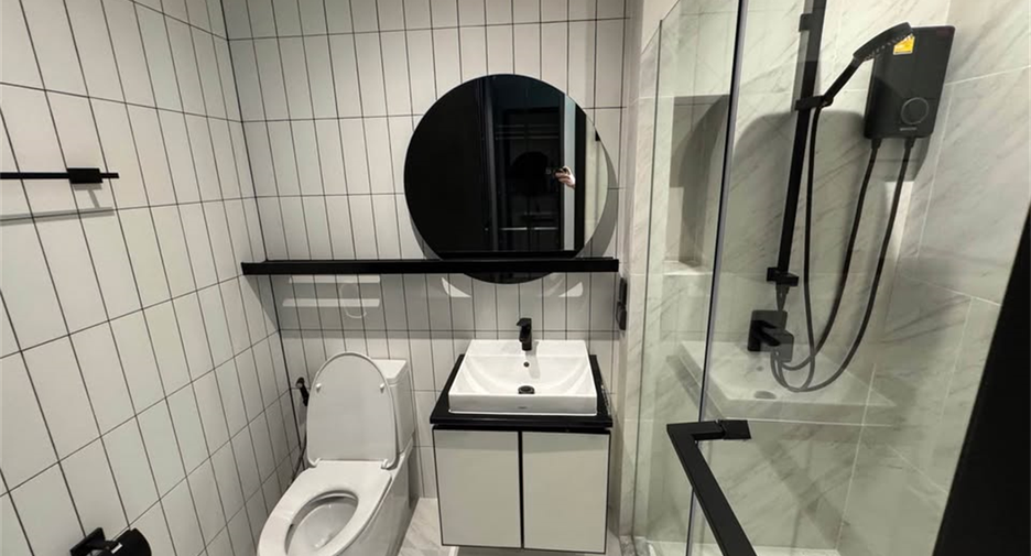 For rent 2 bedrooms condo in Khlong San, Bangkok