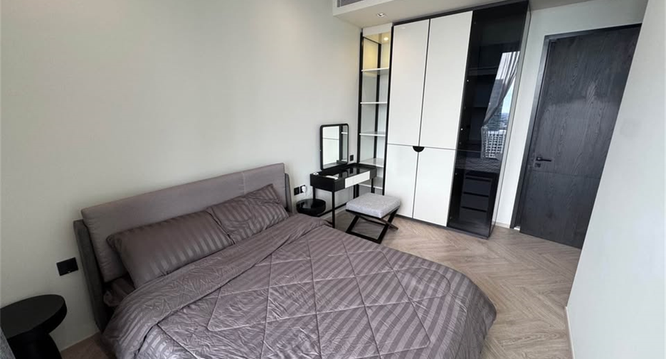 For rent 2 bedrooms condo in Khlong San, Bangkok