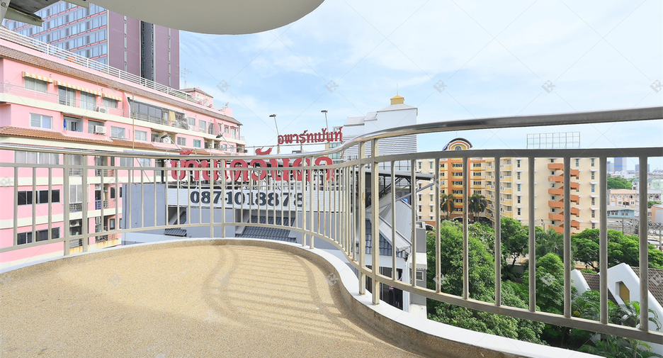 For sale 2 bedrooms condo in Chatuchak, Bangkok