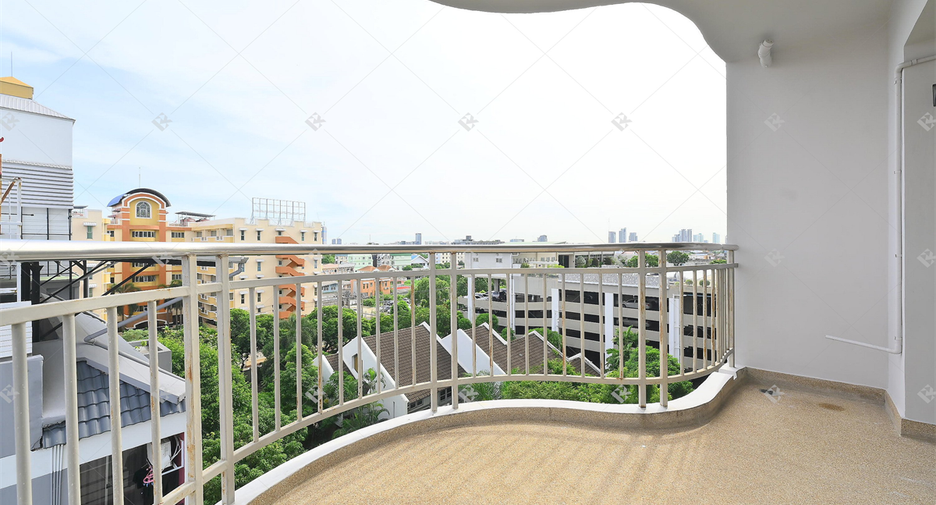 For sale 2 bedrooms condo in Chatuchak, Bangkok