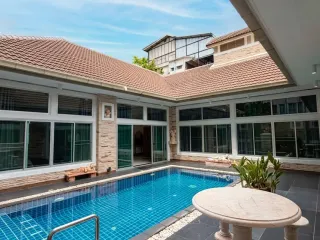 Casa en alquiler y en venta de 4 habitaciones en Bang Lamung, Chonburi
