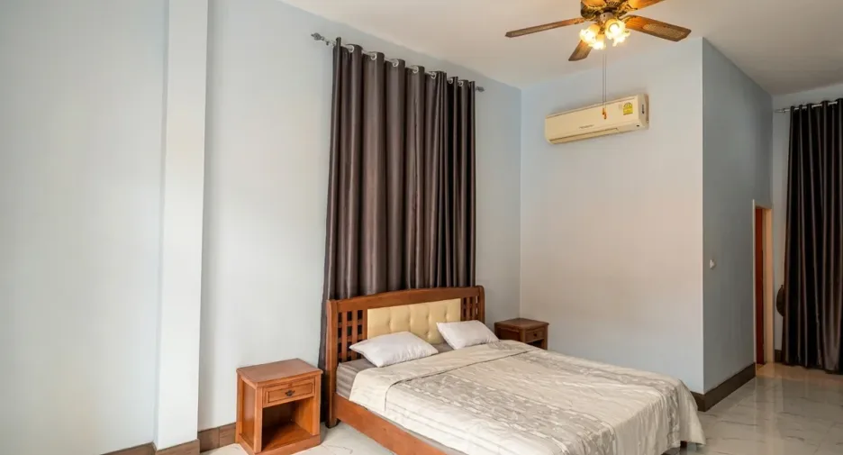 Casa en alquiler y en venta de 4 habitaciones en Pratumnak, Pattaya