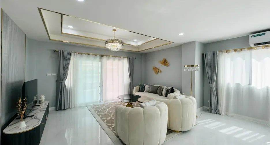 For sale 4 bedrooms house in North Pattaya, Pattaya