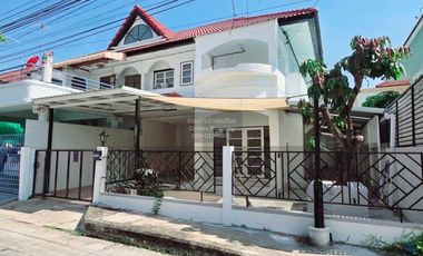 For rent 3 bedrooms townhouse in Mueang Nonthaburi, Nonthaburi