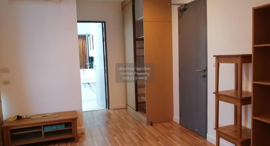 For rent 2 bedrooms condo in Phra Khanong, Bangkok