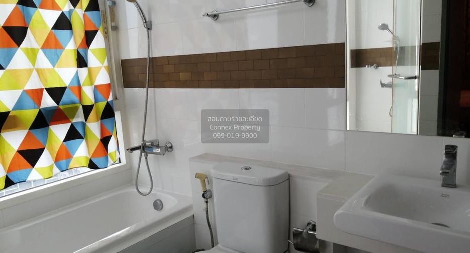 For rent 2 bedrooms condo in Phra Khanong, Bangkok