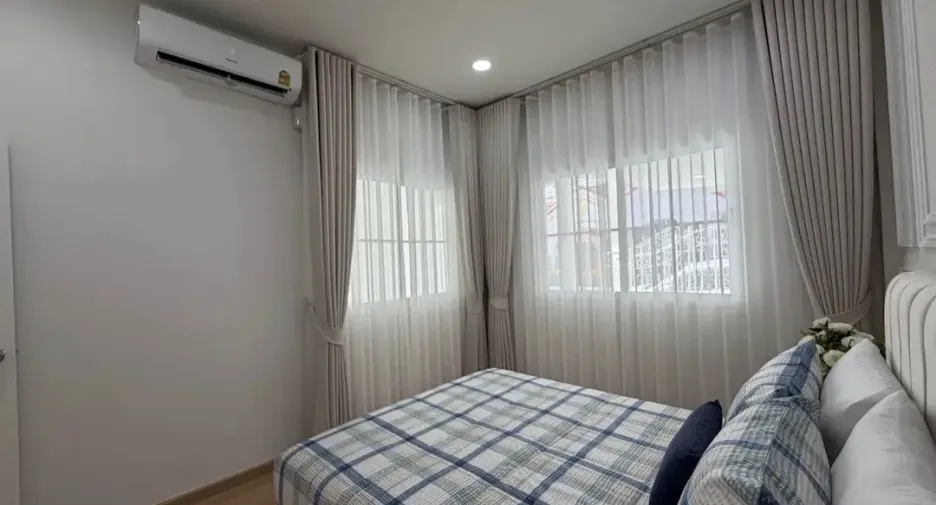 À vendre 2 chambres maison de ville à East Pattaya, Pattaya