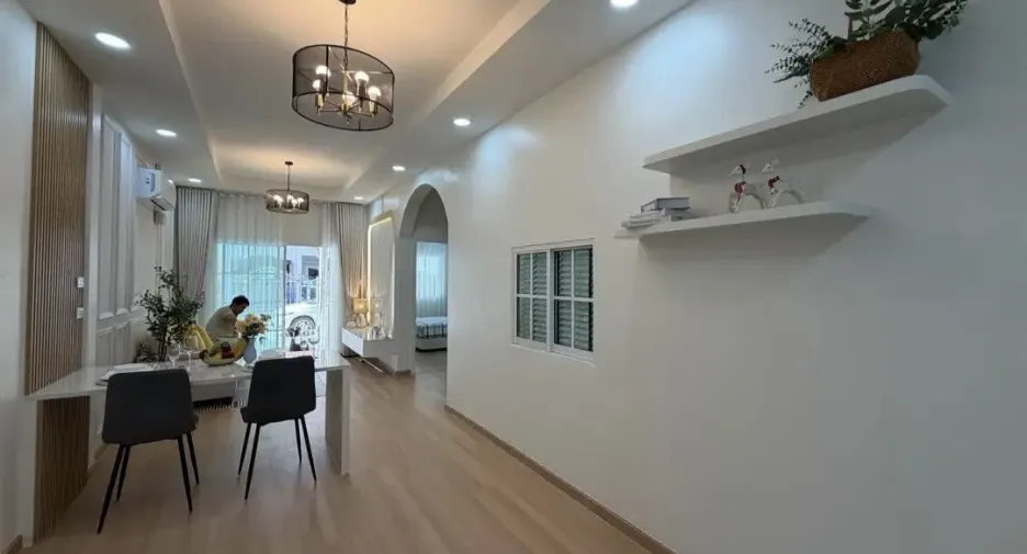 À vendre 2 chambres maison de ville à East Pattaya, Pattaya