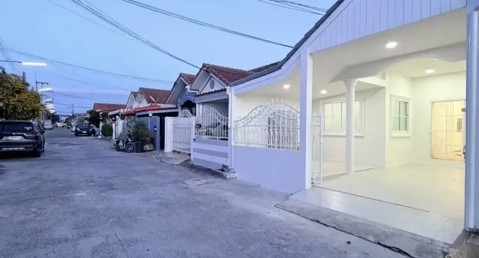 À vendre 2 chambres maison de ville à East Pattaya, Pattaya