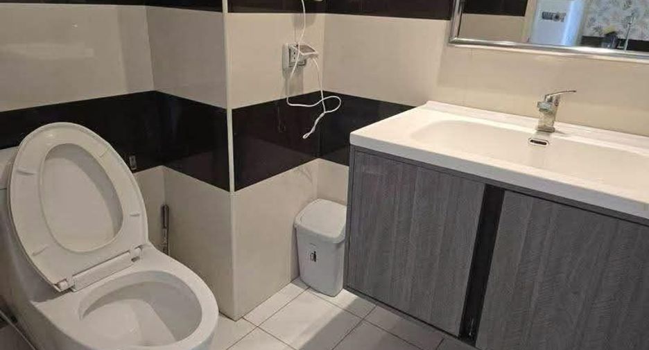 For sale studio condo in Pratumnak, Pattaya