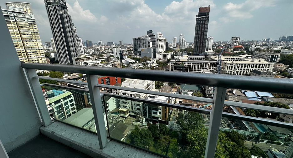 For rent 2 bedrooms condo in Watthana, Bangkok