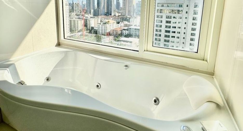 Condo en alquiler de 2 habitaciones en Watthana, Bangkok