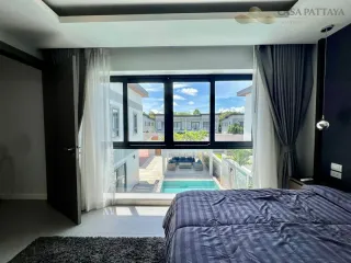 Villa en venta de 5 habitaciones en Bang Lamung, Chonburi