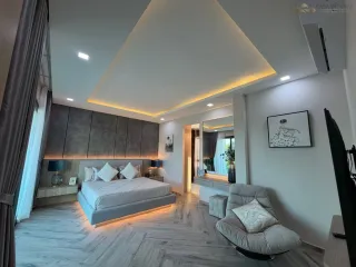Villa en venta de 5 habitaciones en Bang Lamung, Chonburi