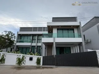 Villa en venta de 5 habitaciones en Bang Lamung, Chonburi